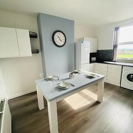 Hotel Stylish Outskirts Sleeps 8 3*
