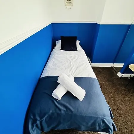 Stylish Outskirts Sleeps 8 Hotel 3*